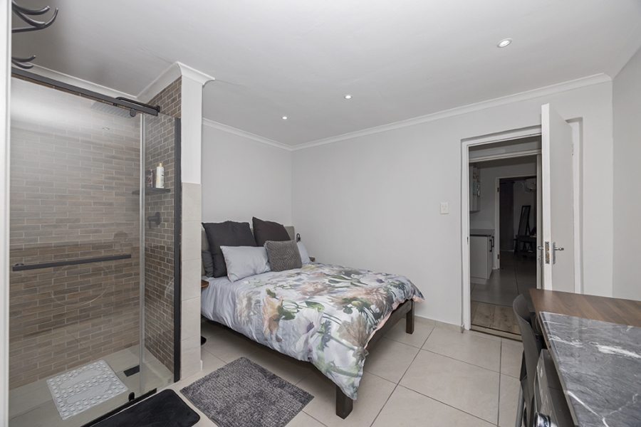 7 Bedroom Property for Sale in Sonstraal Western Cape